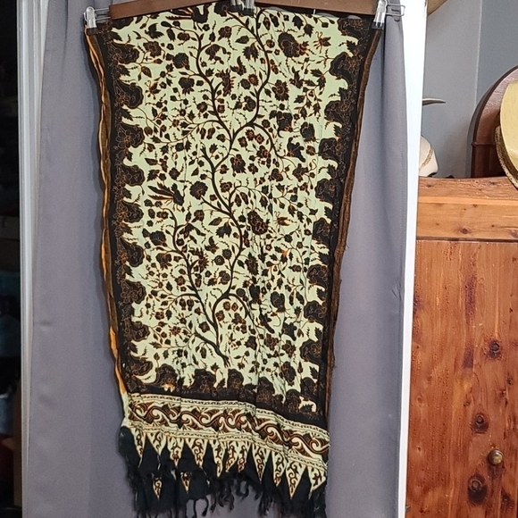 Womens Scarf/wrap beautiful fall colors Unbranded 22x76" GUC - Picture 1 of 6